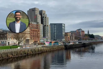 Anas Sarwar Faces Zen Ghani in Glasgow Constituency 2026