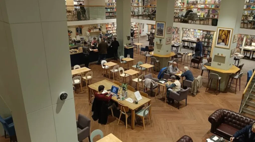 How Can You Find Recent Waterstones Glasgow Closure Announcements?