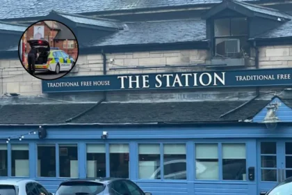 Man rushed to hospital after assault outside Bearsden pub, Bearsden 2026