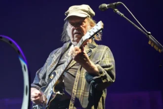 What Should You Know Before Getting Neil Young Tickets in Glasgow?