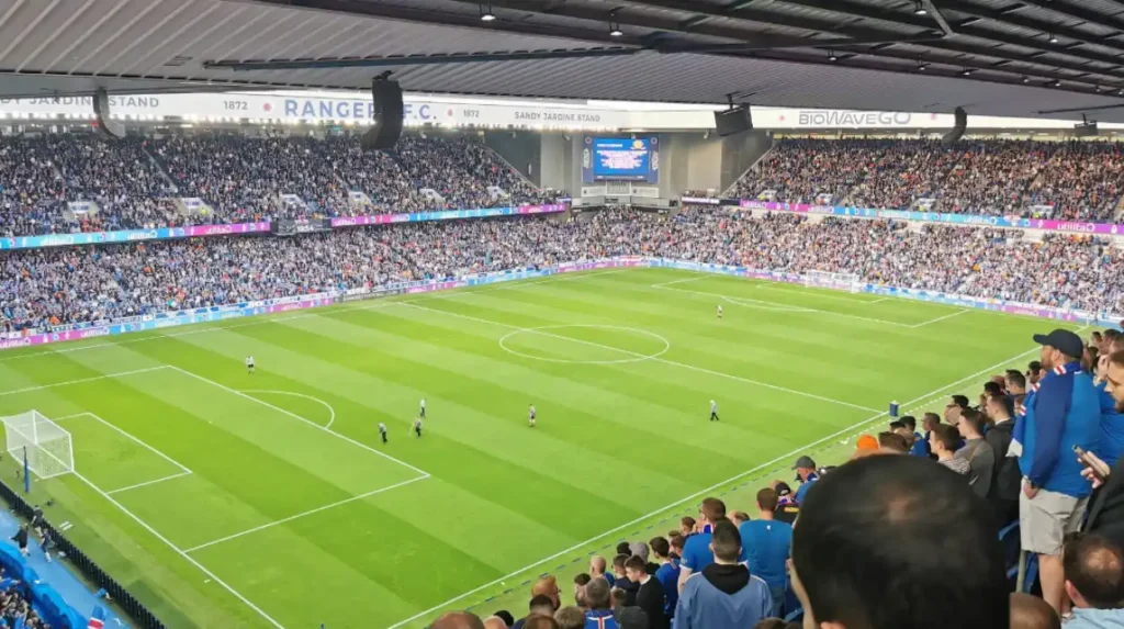 What historical contexts define the football hierarchy within Glasgow?