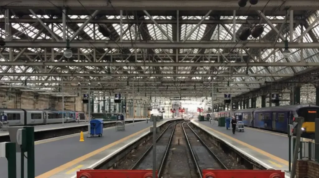 Why is Glasgow Central Station prone to flooding?