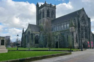 What You Should Know Before Visiting Historic Paisley Abbey Near Glasgow