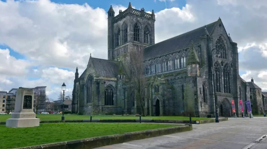 What You Should Know Before Visiting Historic Paisley Abbey Near Glasgow