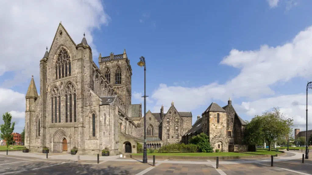 What are the top things to do nearby in Renfrewshire?