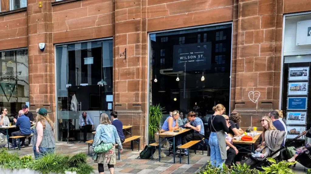 Which Scottish Breakfast Locations in Glasgow Offer Vegan or Vegetarian Options?