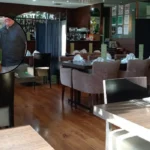 John Higgins Visits The Kurry Lounge in Hamilton 2026