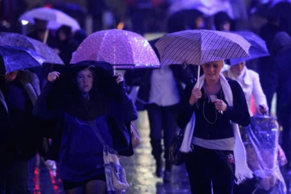 How Glaswegians Deal With Rain Every Day in Glasgow